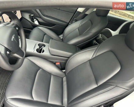 Серый Тесла Модель 3, объемом двигателя 0 л и пробегом 68 тыс. км за 24600 $, фото 24 на Automoto.ua