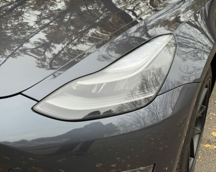 Серый Тесла Модель 3, объемом двигателя 0 л и пробегом 49 тыс. км за 27490 $, фото 9 на Automoto.ua