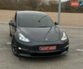 Серый Тесла Модель 3, объемом двигателя 0 л и пробегом 31 тыс. км за 23200 $, фото 2 на Automoto.ua
