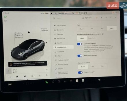 Серый Тесла Модель 3, объемом двигателя 0 л и пробегом 46 тыс. км за 20000 $, фото 115 на Automoto.ua