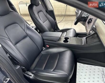 Серый Тесла Модель 3, объемом двигателя 0 л и пробегом 57 тыс. км за 19999 $, фото 27 на Automoto.ua