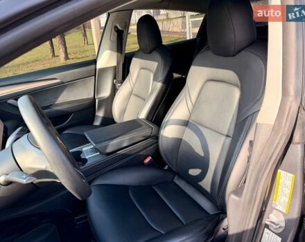 Сірий Тесла Модель 3, об'ємом двигуна 0 л та пробігом 76 тис. км за 18900 $, фото 9 на Automoto.ua