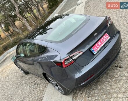 Серый Тесла Модель 3, объемом двигателя 0 л и пробегом 77 тыс. км за 18500 $, фото 23 на Automoto.ua