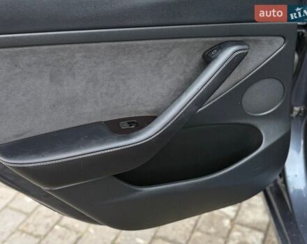 Серый Тесла Модель 3, объемом двигателя 0 л и пробегом 65 тыс. км за 23000 $, фото 11 на Automoto.ua