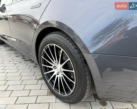 Серый Тесла Модель 3, объемом двигателя 0 л и пробегом 76 тыс. км за 20800 $, фото 21 на Automoto.ua