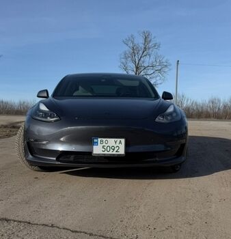 Серый Тесла Модель 3, объемом двигателя 0 л и пробегом 52 тыс. км за 23900 $, фото 2 на Automoto.ua
