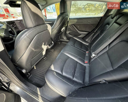 Серый Тесла Модель 3, объемом двигателя 0 л и пробегом 65 тыс. км за 18500 $, фото 5 на Automoto.ua