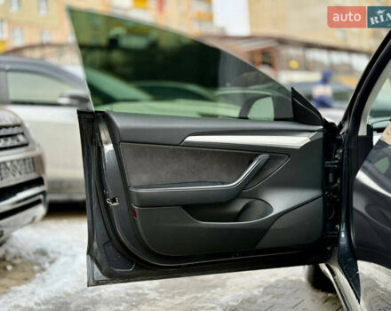 Сірий Тесла Модель 3, об'ємом двигуна 0 л та пробігом 83 тис. км за 21700 $, фото 15 на Automoto.ua