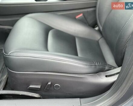 Серый Тесла Модель 3, объемом двигателя 0 л и пробегом 46 тыс. км за 20000 $, фото 70 на Automoto.ua