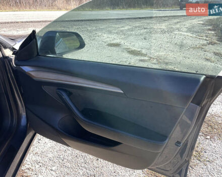 Серый Тесла Модель 3, объемом двигателя 0 л и пробегом 119 тыс. км за 20900 $, фото 6 на Automoto.ua