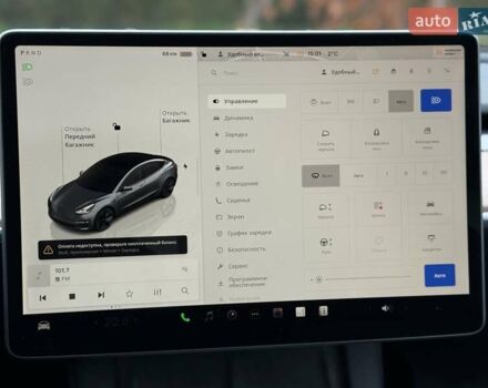 Серый Тесла Модель 3, объемом двигателя 0 л и пробегом 46 тыс. км за 20000 $, фото 112 на Automoto.ua