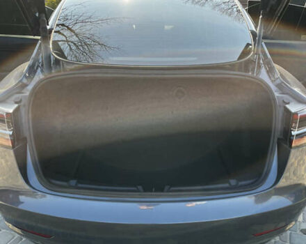 Серый Тесла Модель 3, объемом двигателя 0 л и пробегом 70 тыс. км за 19200 $, фото 13 на Automoto.ua