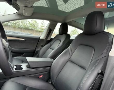 Серый Тесла Модель 3, объемом двигателя 0 л и пробегом 46 тыс. км за 20000 $, фото 75 на Automoto.ua