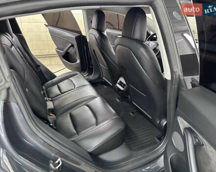 Серый Тесла Модель 3, объемом двигателя 0 л и пробегом 57 тыс. км за 19999 $, фото 30 на Automoto.ua