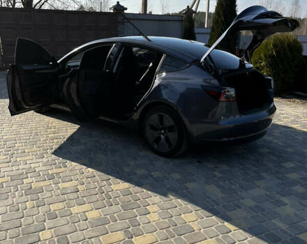 Серый Тесла Модель 3, объемом двигателя 0 л и пробегом 70 тыс. км за 19200 $, фото 3 на Automoto.ua