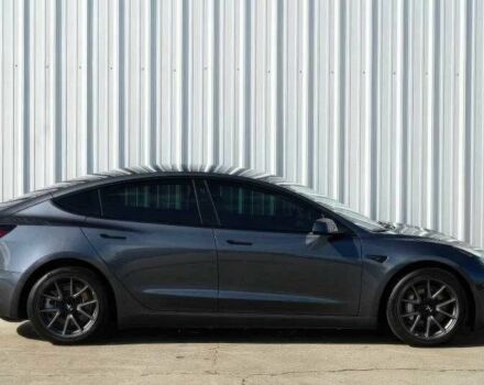 Серый Тесла Модель 3, объемом двигателя 0 л и пробегом 29 тыс. км за 11000 $, фото 4 на Automoto.ua