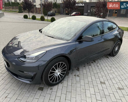 Серый Тесла Модель 3, объемом двигателя 0 л и пробегом 76 тыс. км за 20800 $, фото 4 на Automoto.ua