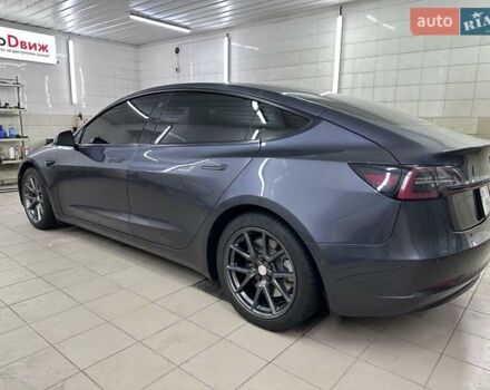 Серый Тесла Модель 3, объемом двигателя 0 л и пробегом 57 тыс. км за 19999 $, фото 20 на Automoto.ua