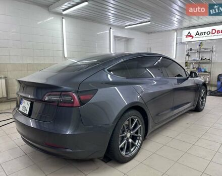 Серый Тесла Модель 3, объемом двигателя 0 л и пробегом 57 тыс. км за 19999 $, фото 13 на Automoto.ua