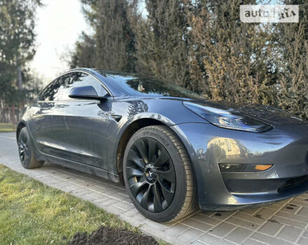 Серый Тесла Модель 3, объемом двигателя 0 л и пробегом 42 тыс. км за 27000 $, фото 9 на Automoto.ua