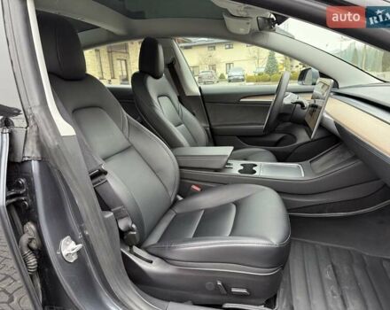 Серый Тесла Модель 3, объемом двигателя 0 л и пробегом 46 тыс. км за 20000 $, фото 91 на Automoto.ua