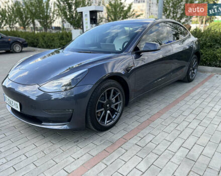 Серый Тесла Модель 3, объемом двигателя 0 л и пробегом 32 тыс. км за 22400 $, фото 3 на Automoto.ua