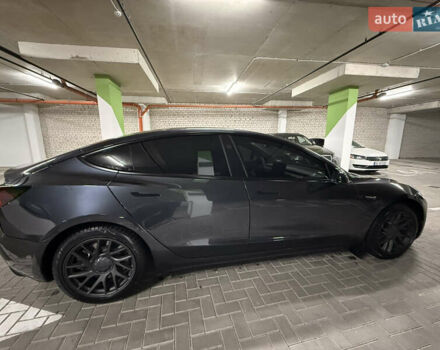 Серый Тесла Модель 3, объемом двигателя 0 л и пробегом 22 тыс. км за 29000 $, фото 7 на Automoto.ua