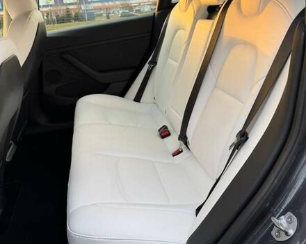 Сірий Тесла Модель 3, об'ємом двигуна 0 л та пробігом 28 тис. км за 29500 $, фото 10 на Automoto.ua