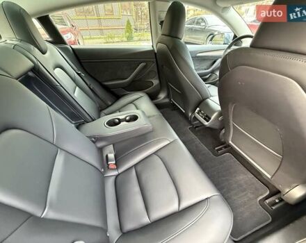 Серый Тесла Модель 3, объемом двигателя 0 л и пробегом 45 тыс. км за 24999 $, фото 11 на Automoto.ua