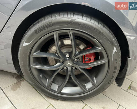 Серый Тесла Модель 3, объемом двигателя 0 л и пробегом 130 тыс. км за 22500 $, фото 7 на Automoto.ua