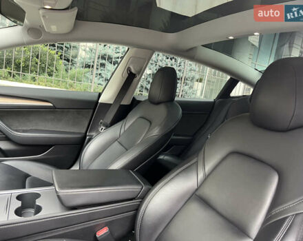 Серый Тесла Модель 3, объемом двигателя 0 л и пробегом 130 тыс. км за 21500 $, фото 18 на Automoto.ua