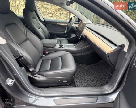 Серый Тесла Модель 3, объемом двигателя 0 л и пробегом 49 тыс. км за 24200 $, фото 37 на Automoto.ua