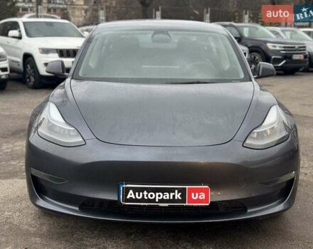 Серый Тесла Модель 3, объемом двигателя 0 л и пробегом 39 тыс. км за 23290 $, фото 3 на Automoto.ua