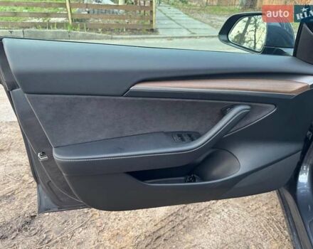 Серый Тесла Модель 3, объемом двигателя 0 л и пробегом 31 тыс. км за 25990 $, фото 16 на Automoto.ua