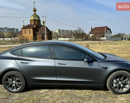 Серый Тесла Модель 3, объемом двигателя 0 л и пробегом 20 тыс. км за 23000 $, фото 2 на Automoto.ua