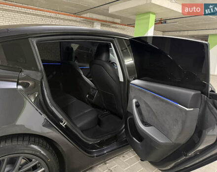 Серый Тесла Модель 3, объемом двигателя 0 л и пробегом 22 тыс. км за 29000 $, фото 9 на Automoto.ua