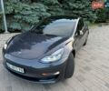Серый Тесла Модель 3, объемом двигателя 0 л и пробегом 86 тыс. км за 23200 $, фото 3 на Automoto.ua