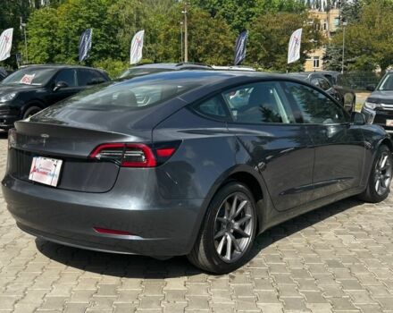 Серый Тесла Модель 3, объемом двигателя 6.3 л и пробегом 11 тыс. км за 20400 $, фото 6 на Automoto.ua