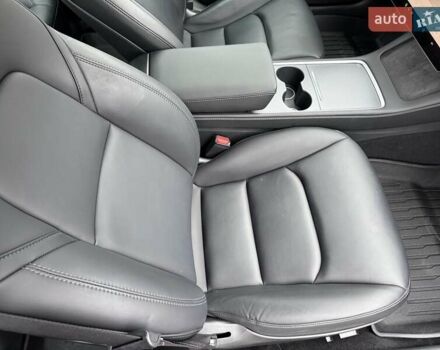 Сірий Тесла Модель 3, об'ємом двигуна 0 л та пробігом 44 тис. км за 20499 $, фото 68 на Automoto.ua