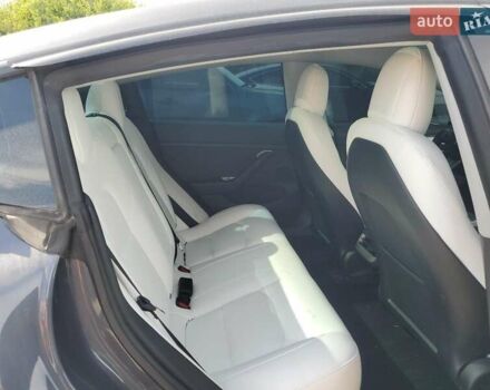 Серый Тесла Модель 3, объемом двигателя 0 л и пробегом 64 тыс. км за 10600 $, фото 9 на Automoto.ua