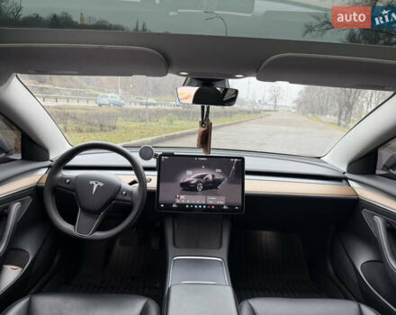 Серый Тесла Модель 3, объемом двигателя 0 л и пробегом 69 тыс. км за 25600 $, фото 4 на Automoto.ua