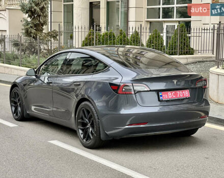 Серый Тесла Модель 3, объемом двигателя 0 л и пробегом 130 тыс. км за 21500 $, фото 4 на Automoto.ua