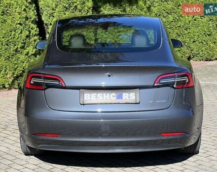 Серый Тесла Модель 3, объемом двигателя 0 л и пробегом 19 тыс. км за 24999 $, фото 5 на Automoto.ua