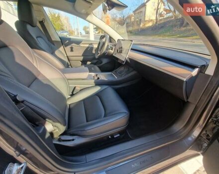 Сірий Тесла Модель 3, об'ємом двигуна 0 л та пробігом 13 тис. км за 23500 $, фото 39 на Automoto.ua