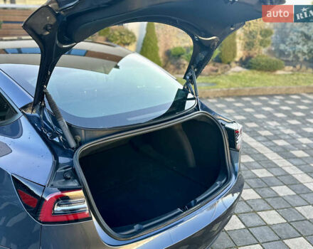 Серый Тесла Модель 3, объемом двигателя 0 л и пробегом 69 тыс. км за 18999 $, фото 43 на Automoto.ua