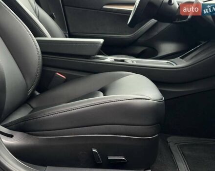 Серый Тесла Модель 3, объемом двигателя 0 л и пробегом 4 тыс. км за 20793 $, фото 32 на Automoto.ua