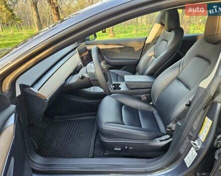 Серый Тесла Модель 3, объемом двигателя 0 л и пробегом 52 тыс. км за 21490 $, фото 14 на Automoto.ua