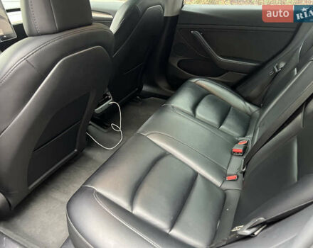 Серый Тесла Модель 3, объемом двигателя 0 л и пробегом 130 тыс. км за 22500 $, фото 8 на Automoto.ua