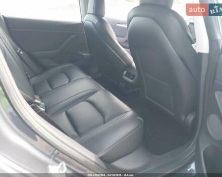 Сірий Тесла Модель 3, об'ємом двигуна 0 л та пробігом 58 тис. км за 13990 $, фото 7 на Automoto.ua
