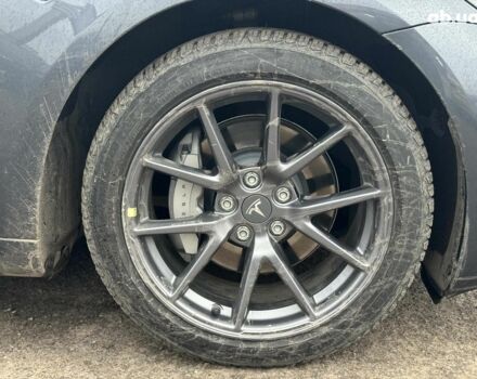 Серый Тесла Модель 3, объемом двигателя 0 л и пробегом 39 тыс. км за 23290 $, фото 31 на Automoto.ua